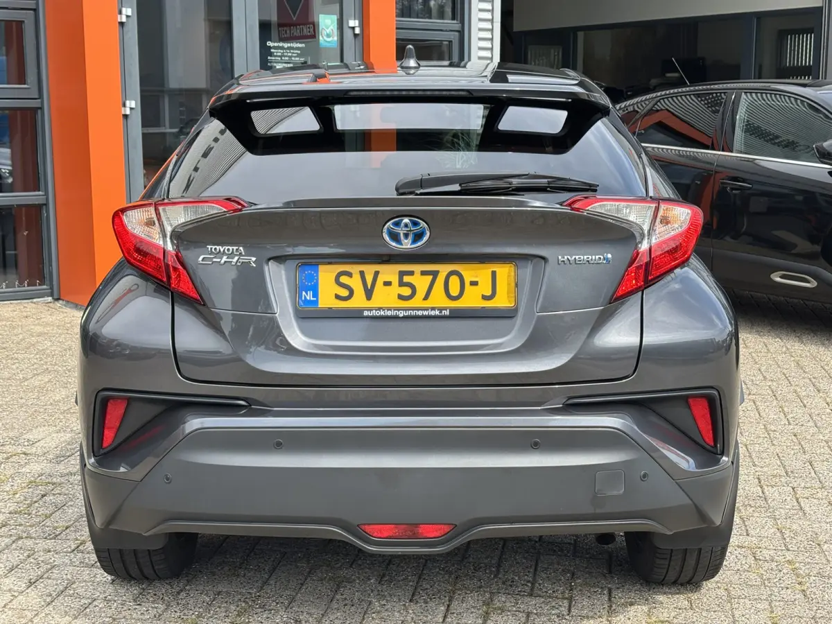 1.8 Hybrid Dynamic / NL auto / Trekhaak Afneembaar / Camera / Navi / Stoelverwarming /