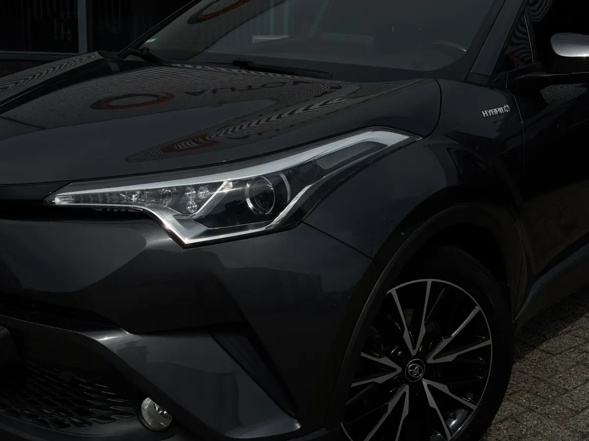 1.8 Hybrid Dynamic / NL auto / Trekhaak Afneembaar / Camera / Navi / Stoelverwarming /