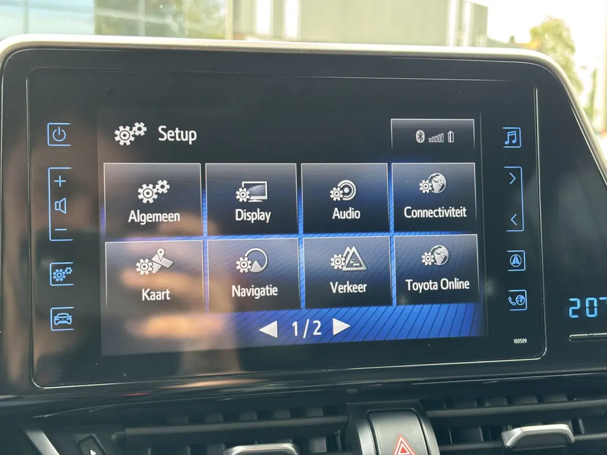 1.8 Hybrid Dynamic / NL auto / Trekhaak Afneembaar / Camera / Navi / Stoelverwarming /