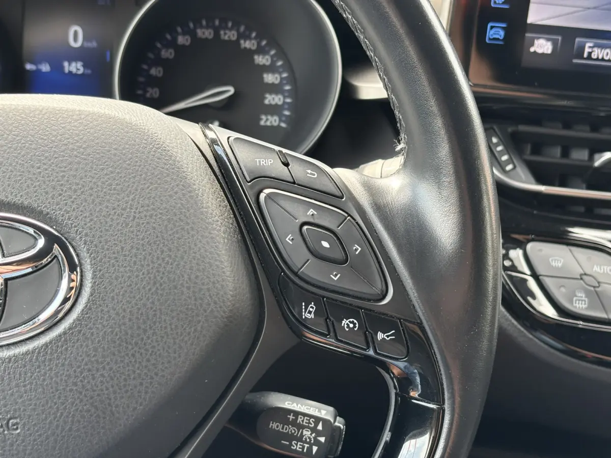 1.8 Hybrid Dynamic / NL auto / Trekhaak Afneembaar / Camera / Navi / Stoelverwarming /