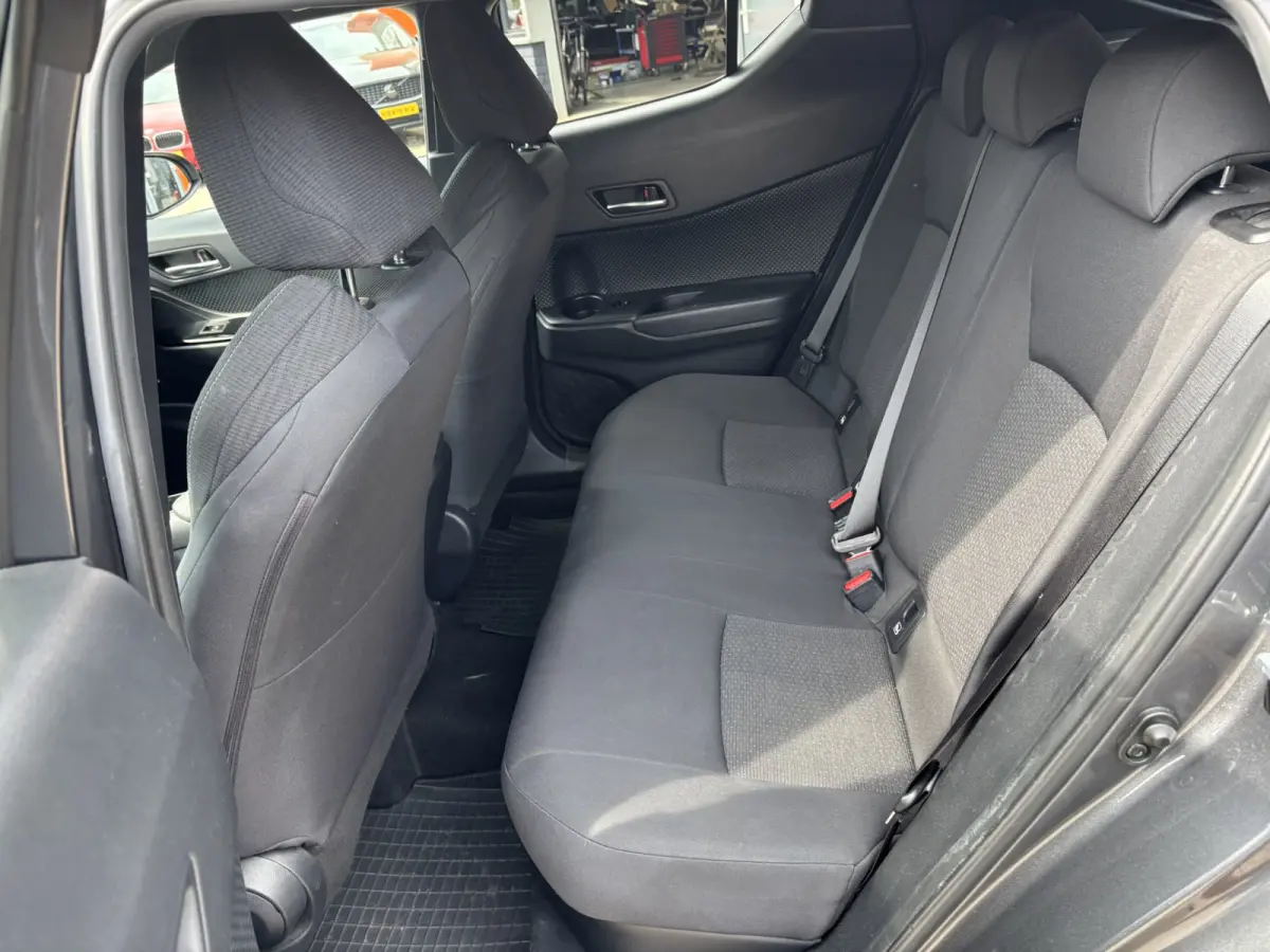 1.8 Hybrid Dynamic / NL auto / Trekhaak Afneembaar / Camera / Navi / Stoelverwarming /