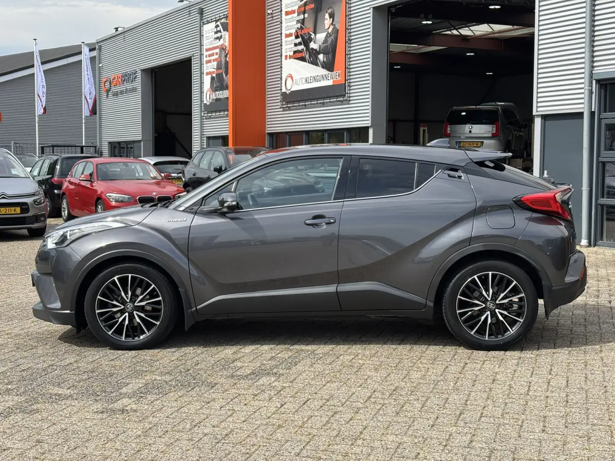 1.8 Hybrid Dynamic / NL auto / Trekhaak Afneembaar / Camera / Navi / Stoelverwarming /