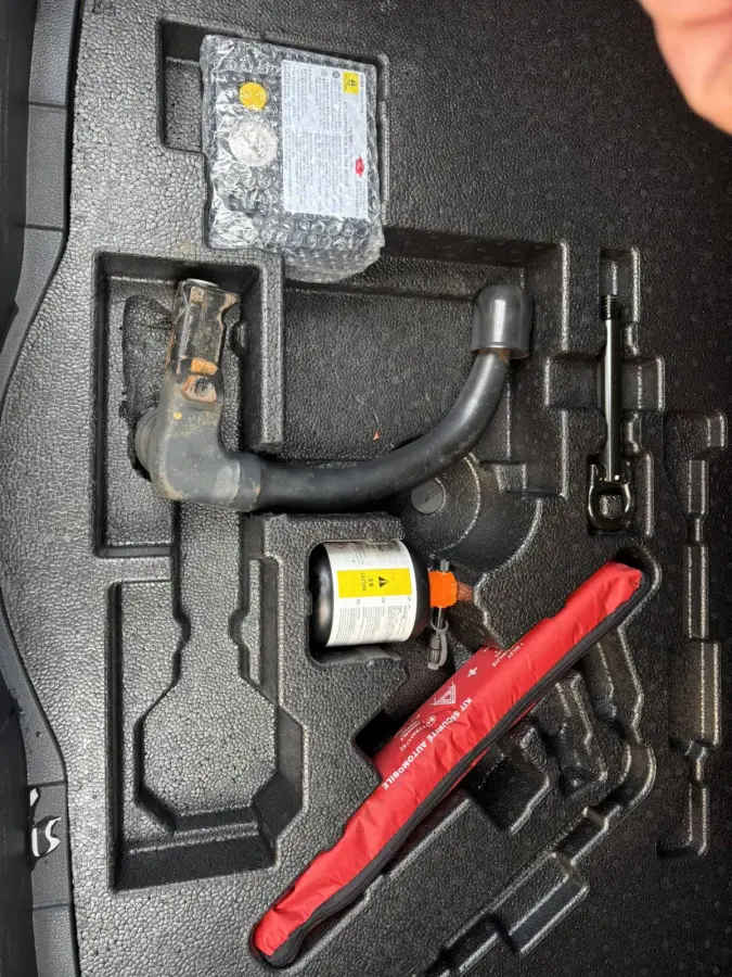 1.8 Hybrid Dynamic / NL auto / Trekhaak Afneembaar / Camera / Navi / Stoelverwarming /