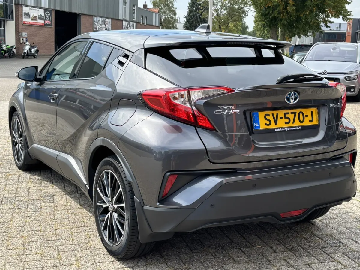1.8 Hybrid Dynamic / NL auto / Trekhaak Afneembaar / Camera / Navi / Stoelverwarming /