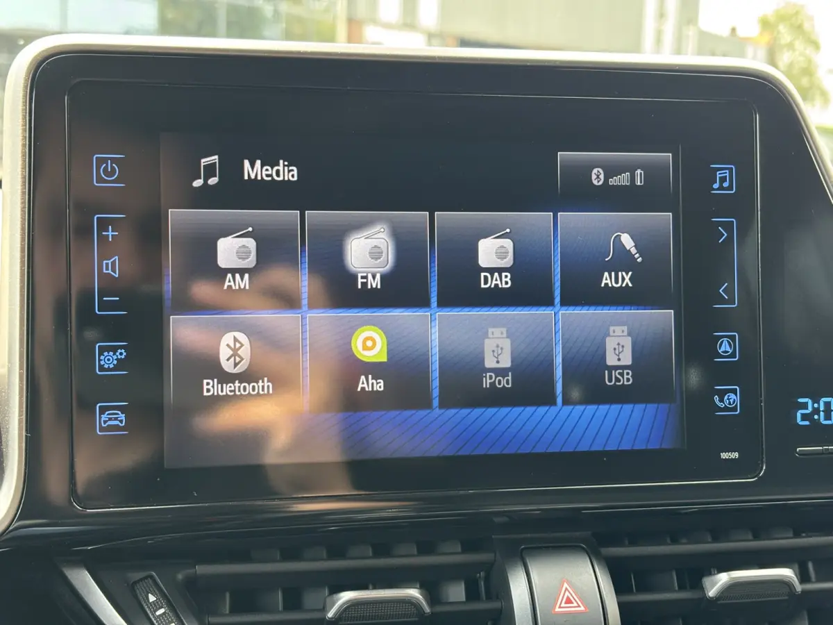 1.8 Hybrid Dynamic / NL auto / Trekhaak Afneembaar / Camera / Navi / Stoelverwarming /