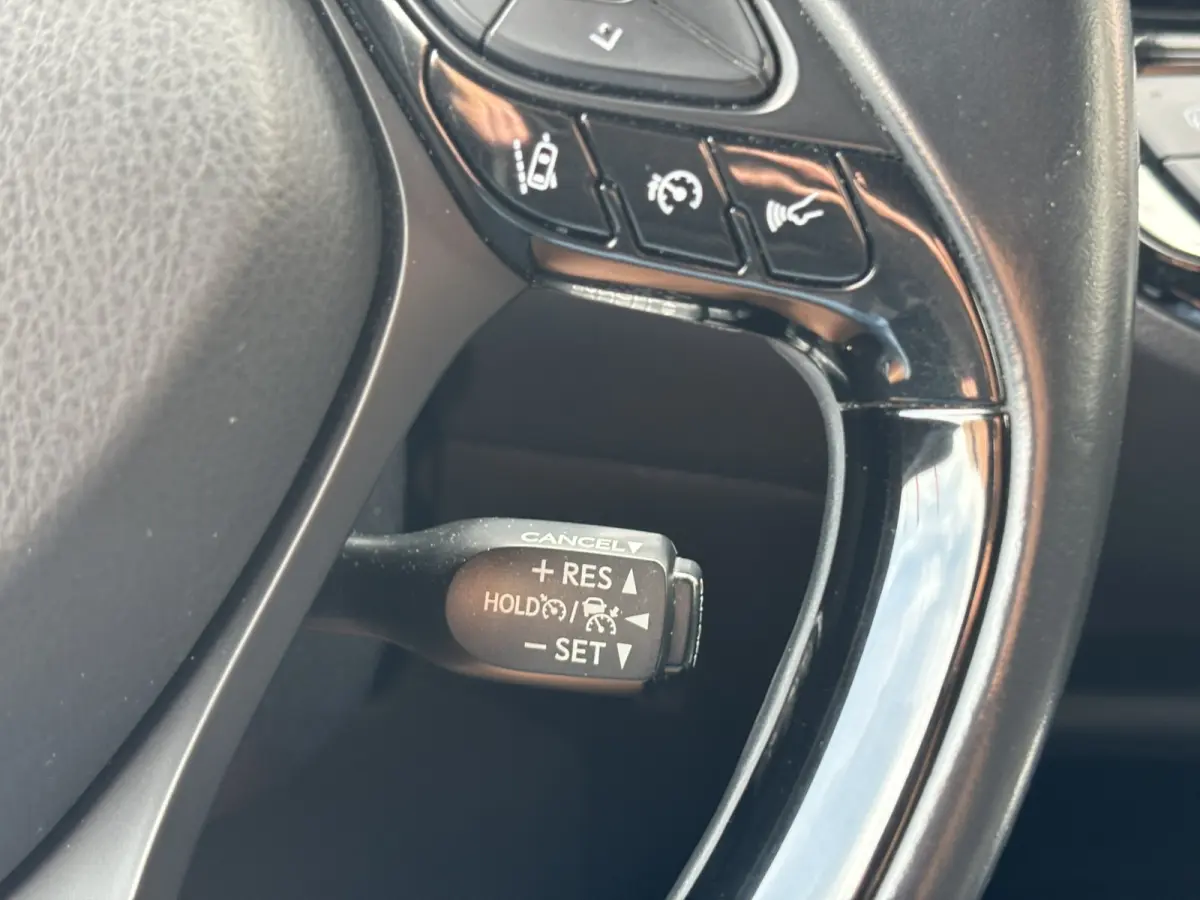 1.8 Hybrid Dynamic / NL auto / Trekhaak Afneembaar / Camera / Navi / Stoelverwarming /