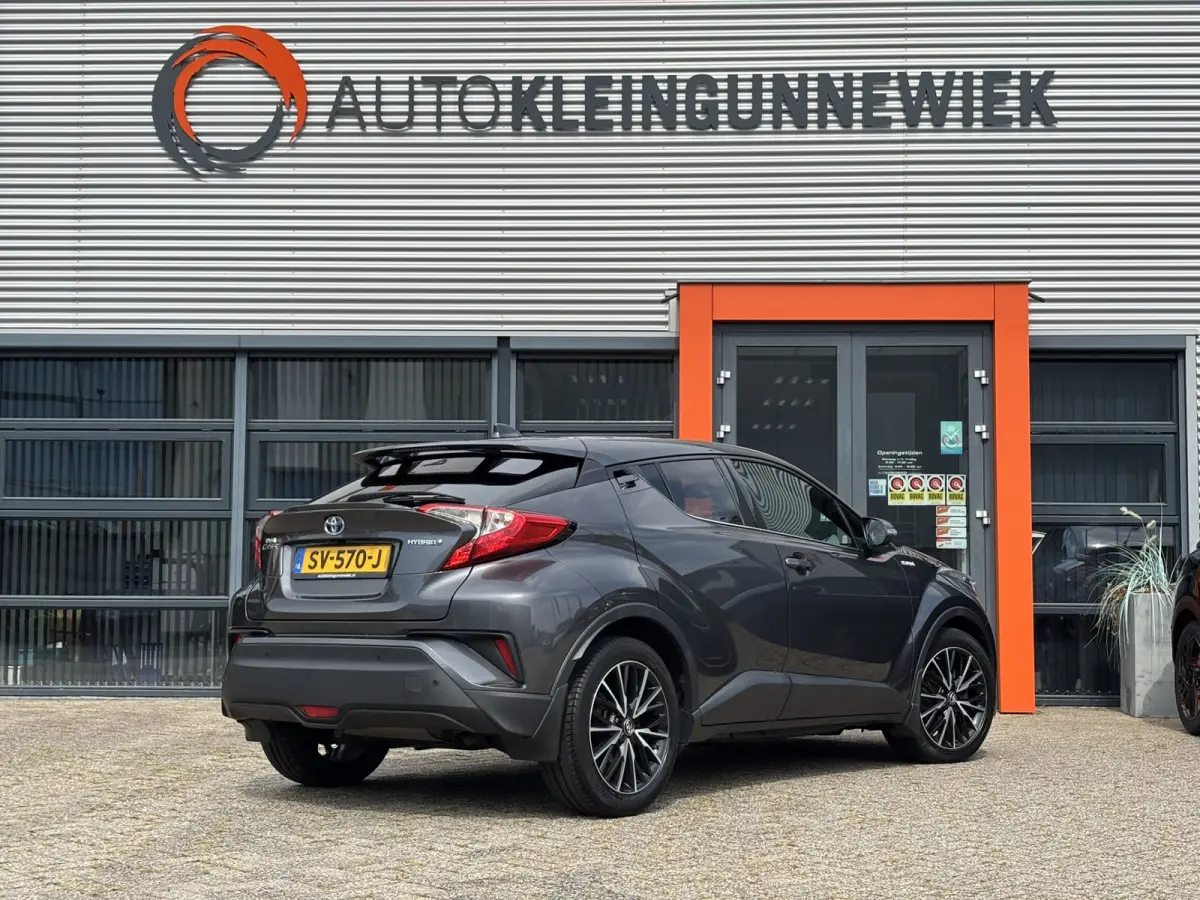 1.8 Hybrid Dynamic / NL auto / Trekhaak Afneembaar / Camera / Navi / Stoelverwarming /