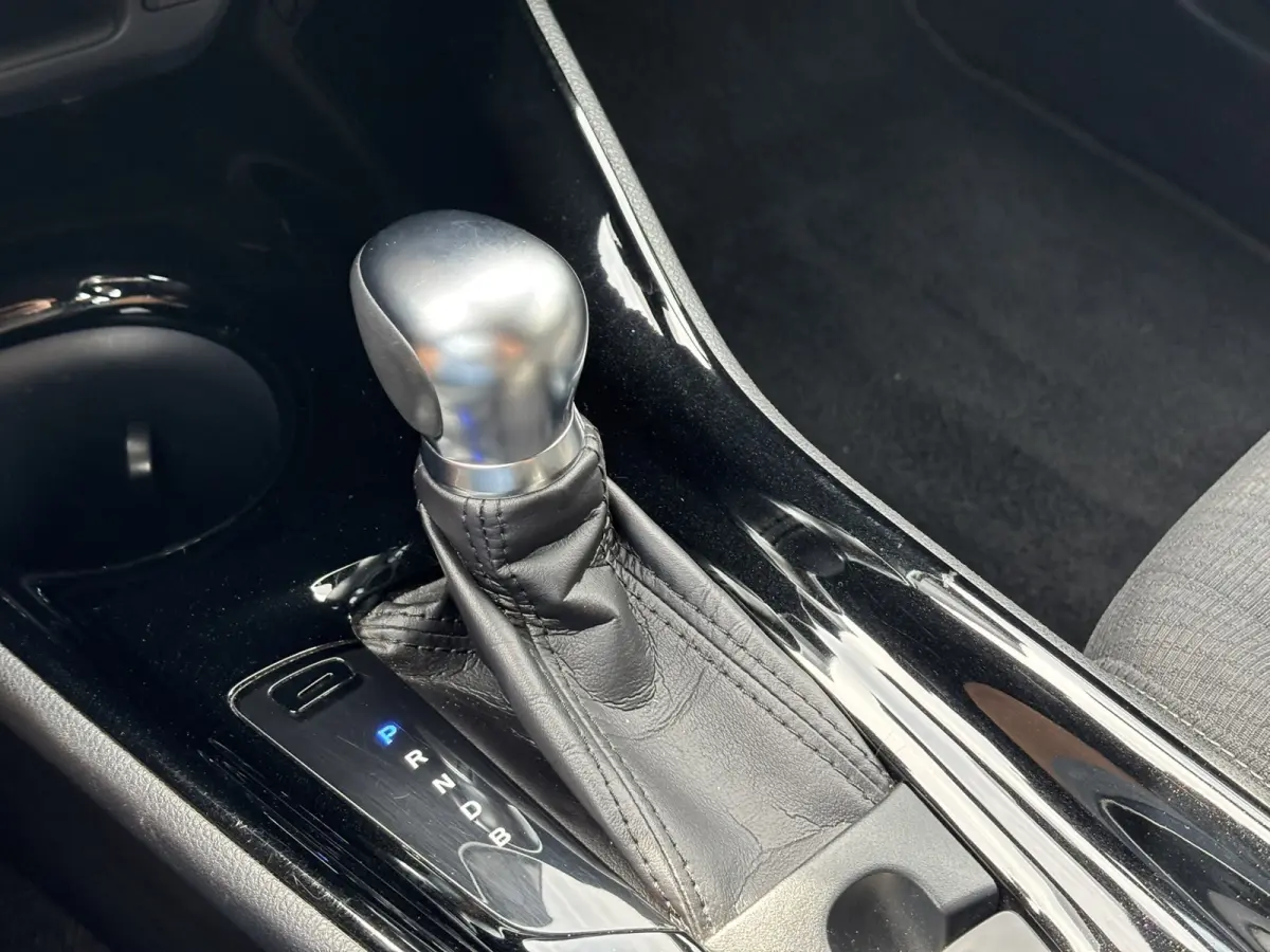 1.8 Hybrid Dynamic / NL auto / Trekhaak Afneembaar / Camera / Navi / Stoelverwarming /