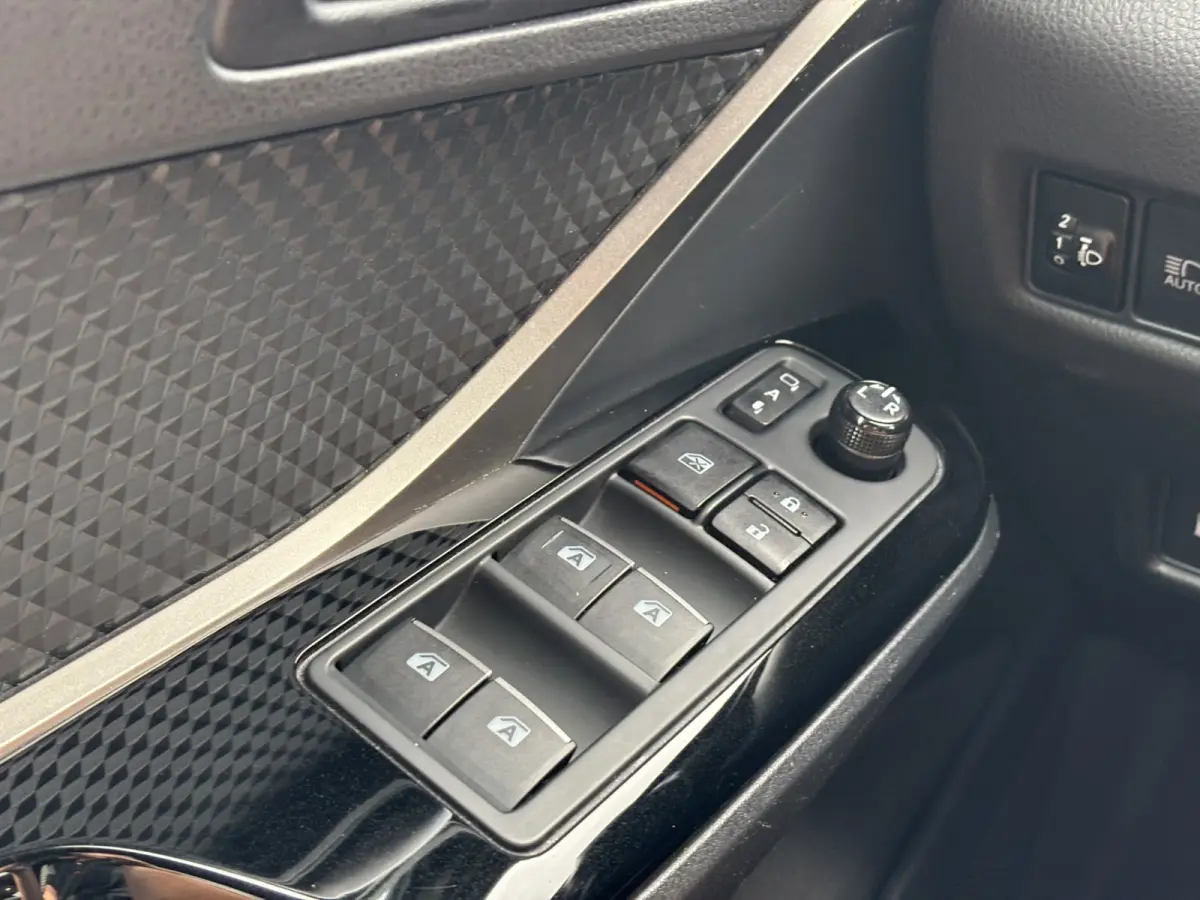 1.8 Hybrid Dynamic / NL auto / Trekhaak Afneembaar / Camera / Navi / Stoelverwarming /