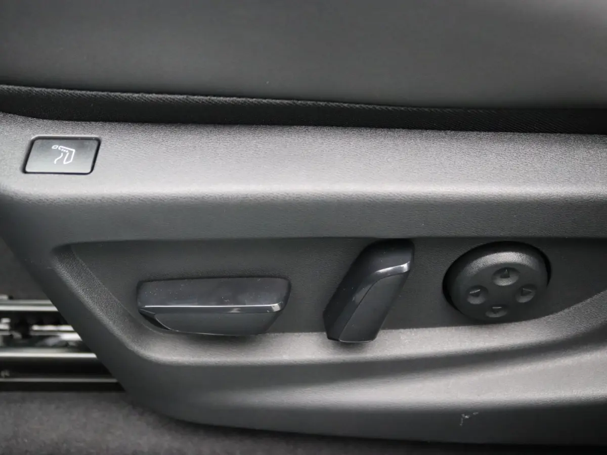Evolve 75 kWh Apple Carplay/Android Auto | Climate
