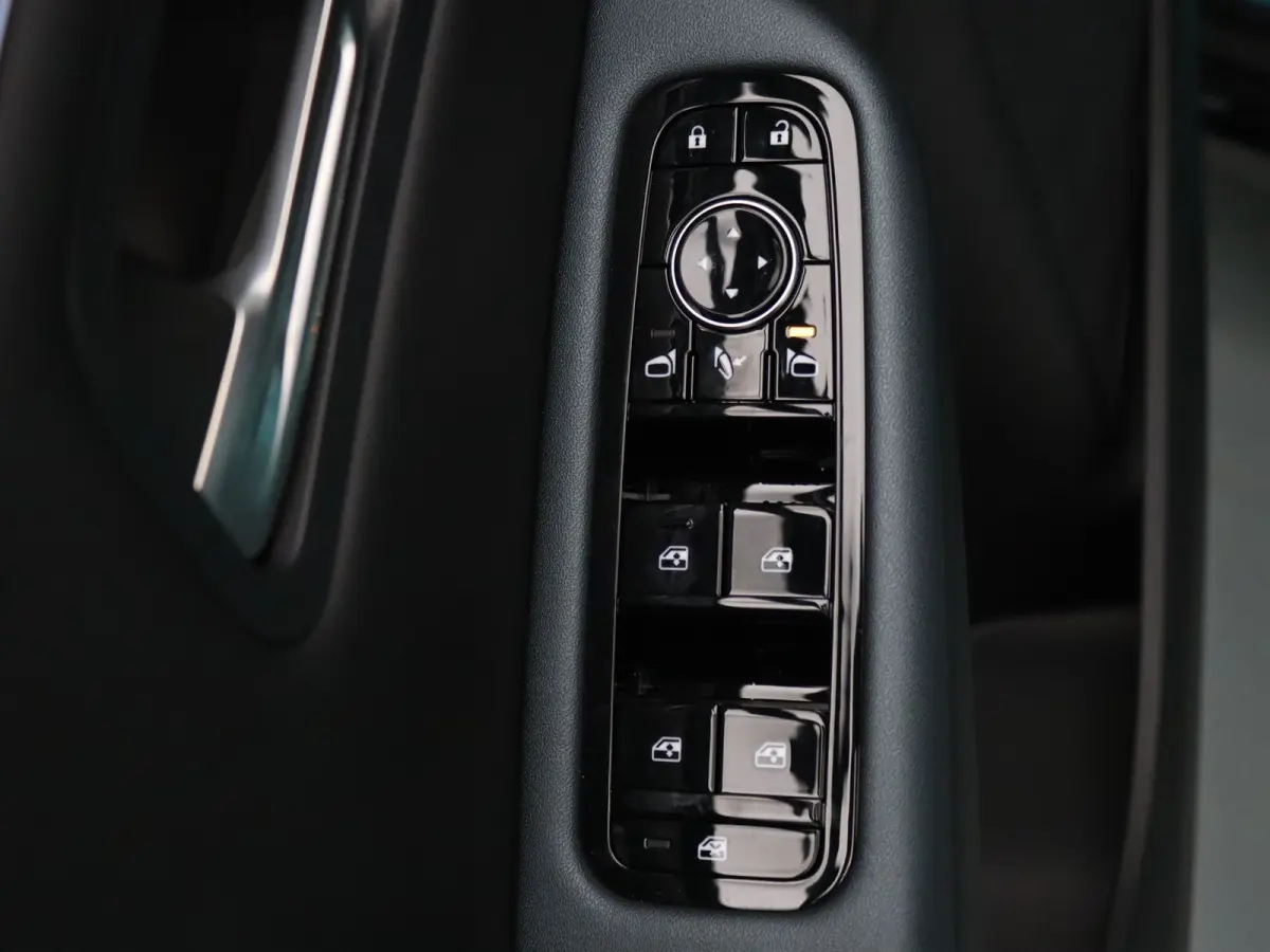 Evolve 75 kWh Apple Carplay/Android Auto | Climate