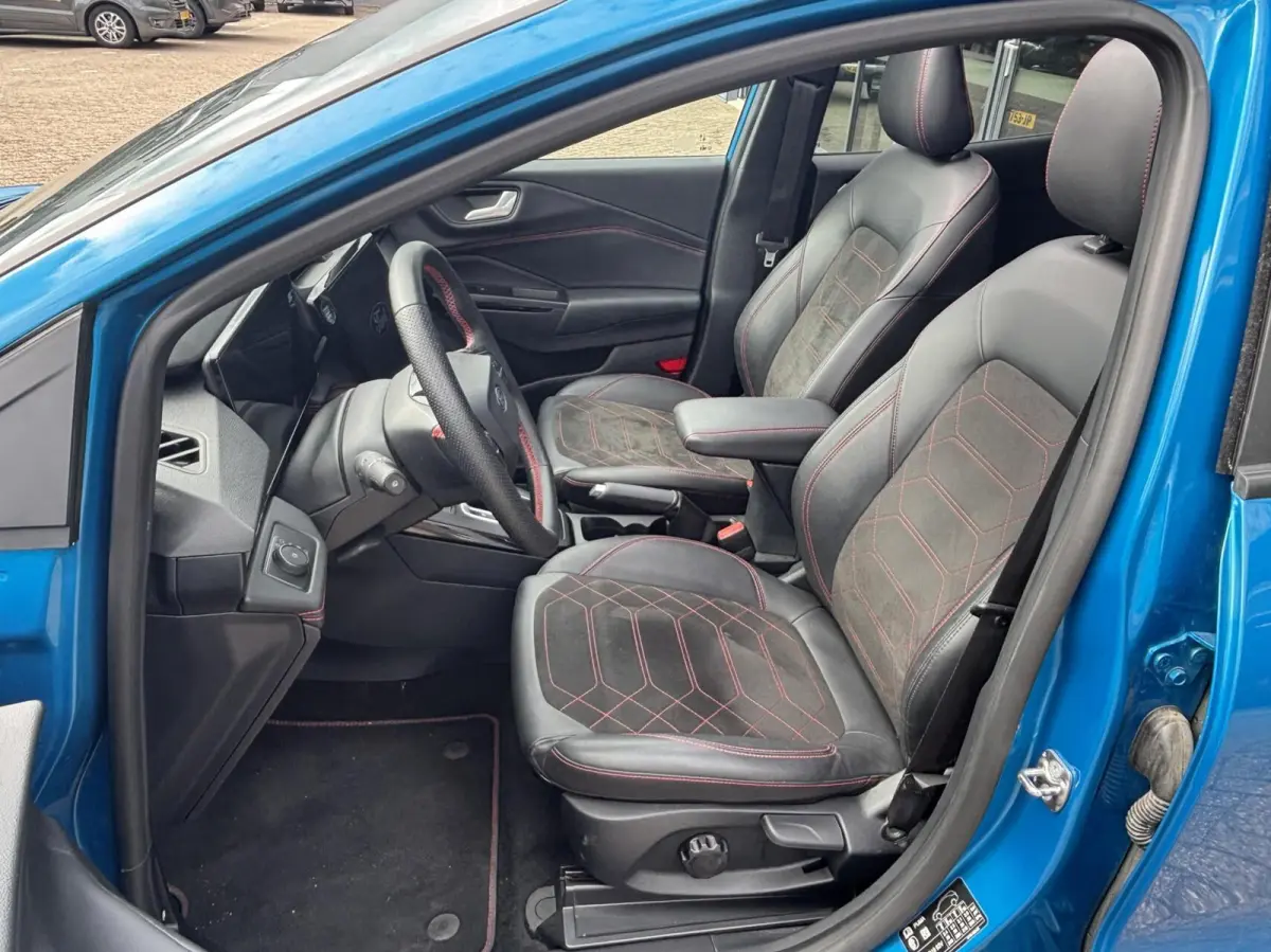1.0 EcoBoost ST-Line X 155PK Automaat Afn. Trekhaak Panodak Winterpack Adaptieve Cruise 19" Velgen Camera B&O Keyless Matrix-LED Climate Privacy Glass *Full-Options*