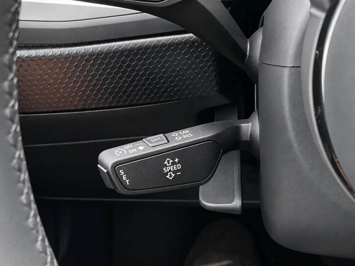 25 TFSI Advanced edition Navi Virtual Cockpit PDC v+a Cruise 2-Zone Clima CarPlay