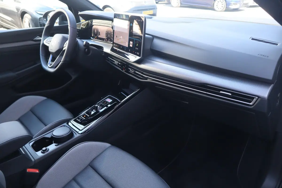 GTE 1.5 eHybrid 272pk | SoH 100% | Panoramadak | Lederen Bekleding | Head-up Display | Trekhaak Zwenkbaar