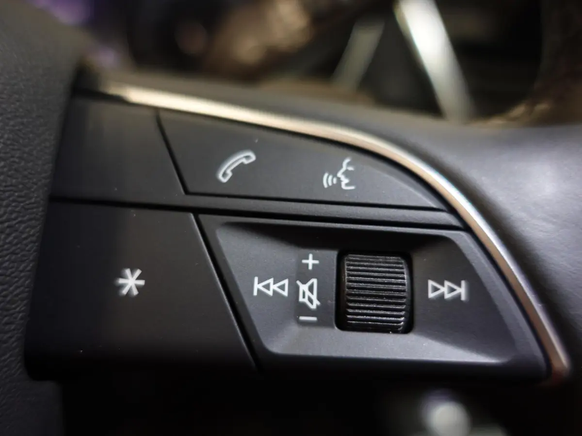 50 TFSIe PHEV Pro Line Navigatie Apple Carplay/Android Auto Adaptive Cruise Control Parkeersensoren Camera Elektrische achterklep LED Stoelverwarming