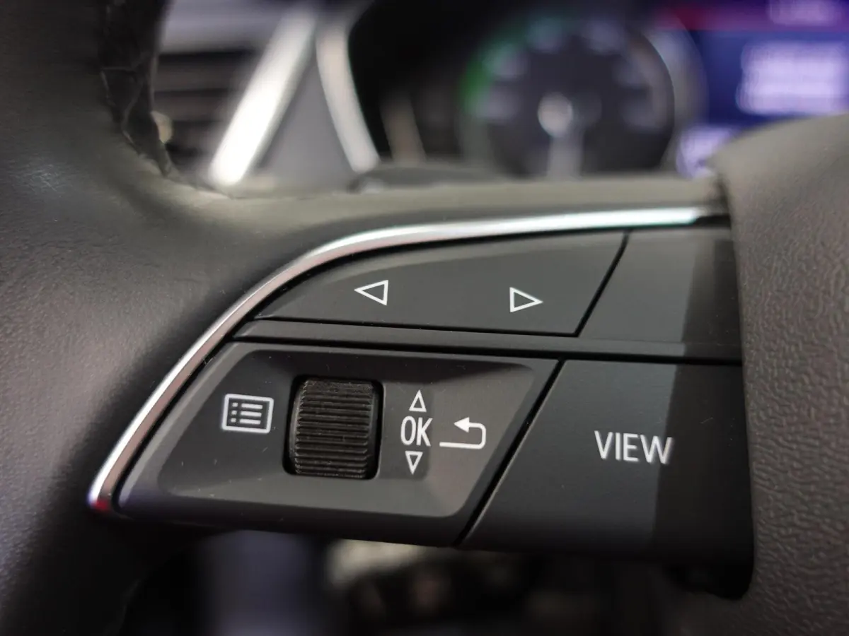 50 TFSIe PHEV Pro Line Navigatie Apple Carplay/Android Auto Adaptive Cruise Control Parkeersensoren Camera Elektrische achterklep LED Stoelverwarming