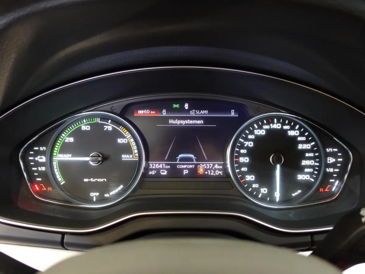 50 TFSIe PHEV Pro Line Navigatie Apple Carplay/Android Auto Adaptive Cruise Control Parkeersensoren Camera Elektrische achterklep LED Stoelverwarming