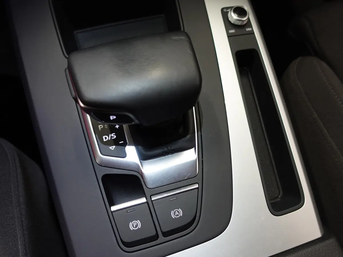 50 TFSIe PHEV Pro Line Navigatie Apple Carplay/Android Auto Adaptive Cruise Control Parkeersensoren Camera Elektrische achterklep LED Stoelverwarming
