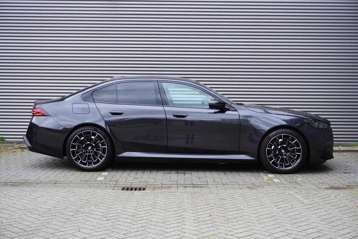 M5 | Comfort Pack | Trekhaak | Stoelventilatie | Driving Assistant Professional | M Driver's Pack