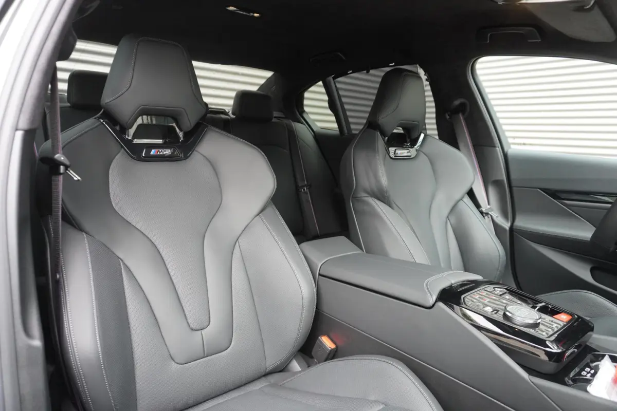 M5 | Comfort Pack | Trekhaak | Stoelventilatie | Driving Assistant Professional | M Driver's Pack