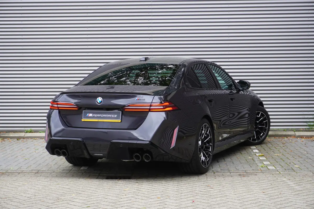 M5 | Comfort Pack | Trekhaak | Stoelventilatie | Driving Assistant Professional | M Driver's Pack