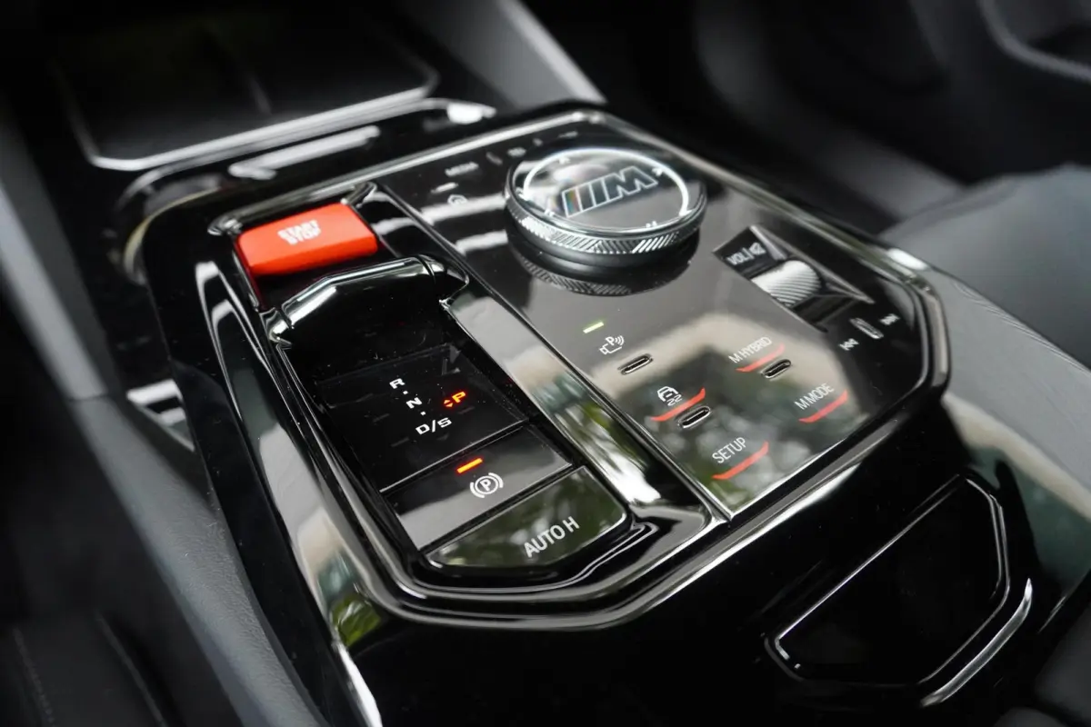 M5 | Comfort Pack | Trekhaak | Stoelventilatie | Driving Assistant Professional | M Driver's Pack