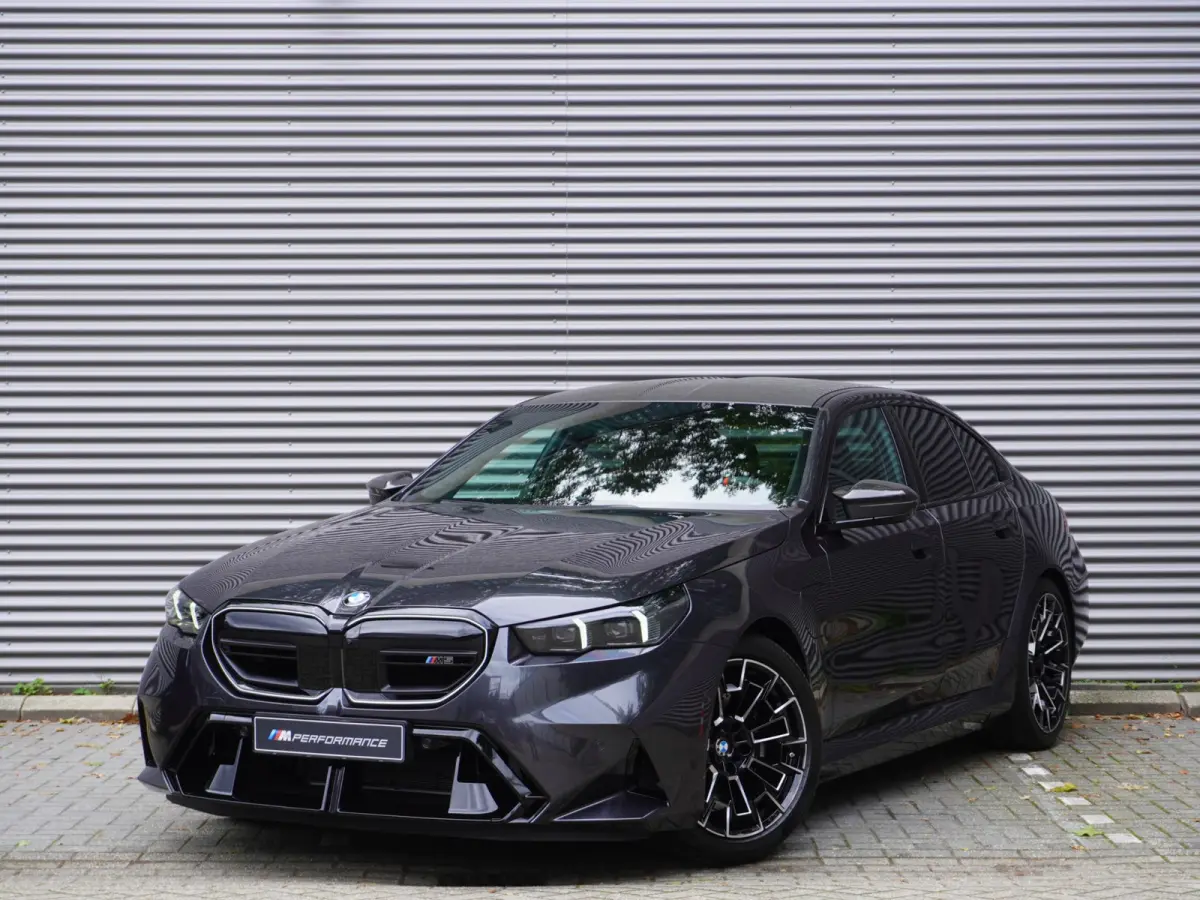 M5 | Comfort Pack | Trekhaak | Stoelventilatie | Driving Assistant Professional | M Driver's Pack