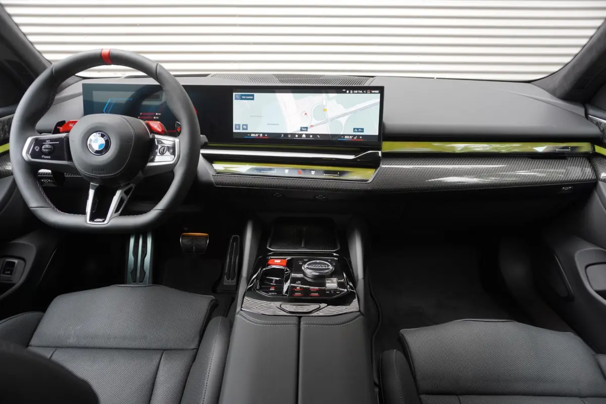 M5 | Comfort Pack | Trekhaak | Stoelventilatie | Driving Assistant Professional | M Driver's Pack
