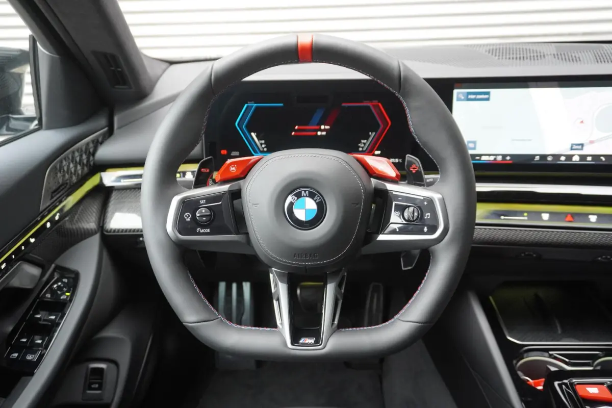 M5 | Comfort Pack | Trekhaak | Stoelventilatie | Driving Assistant Professional | M Driver's Pack