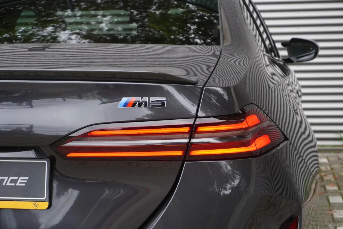 M5 | Comfort Pack | Trekhaak | Stoelventilatie | Driving Assistant Professional | M Driver's Pack