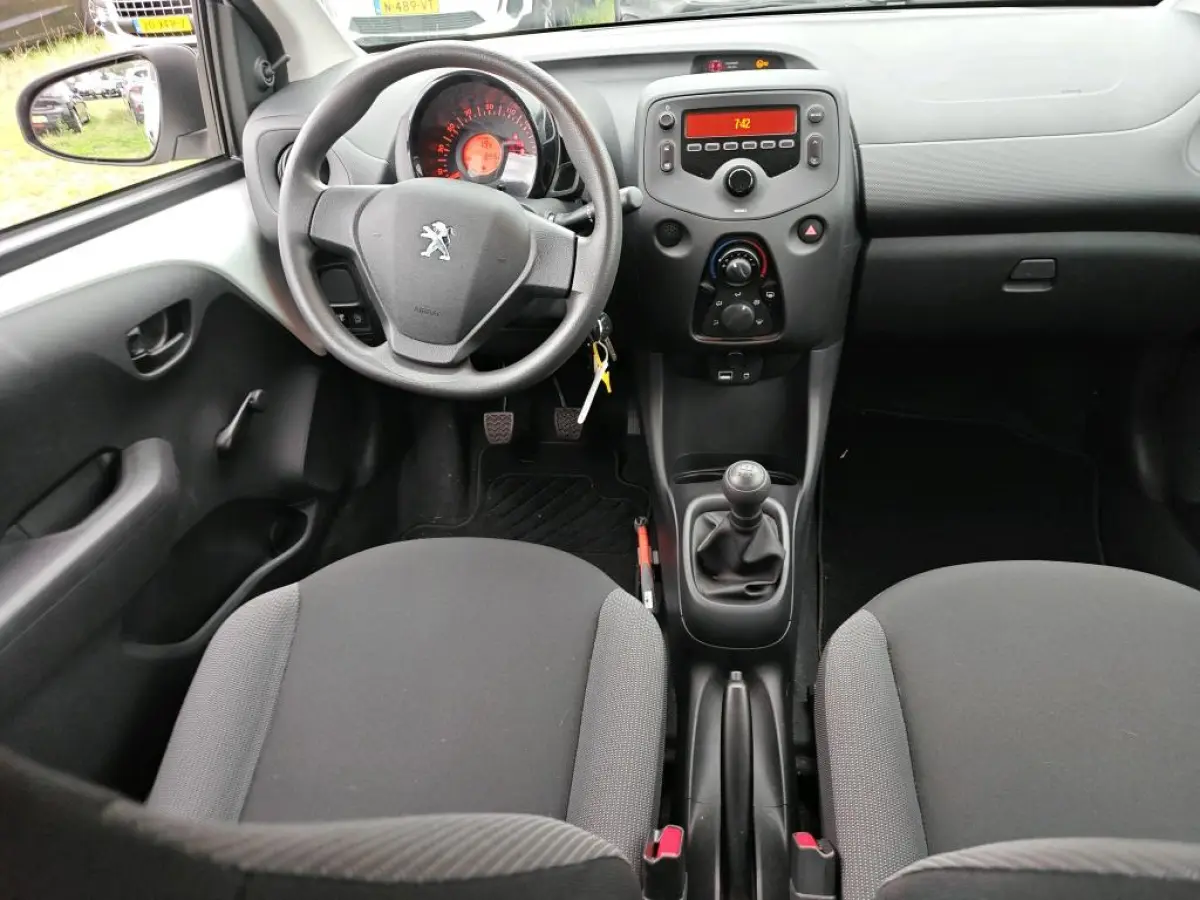 1.0 e-VTi Access | Geen airco | Bluetooth | LED | NL auto | 1e Eigenaar | 9.000km | USB aansluiting |