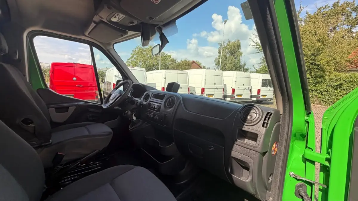 2.3 DCI 96KW 131PK L2H2 EURO 6 AIRCO/ CRUISE CONTROL/ TREKHAAK/ 100% DEALERONDERHOUDEN