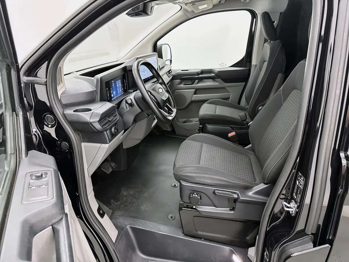 320 2.0 TDCI L2H1 AWD 4x4 170pk Schuifdeur L+R Trekhaak
