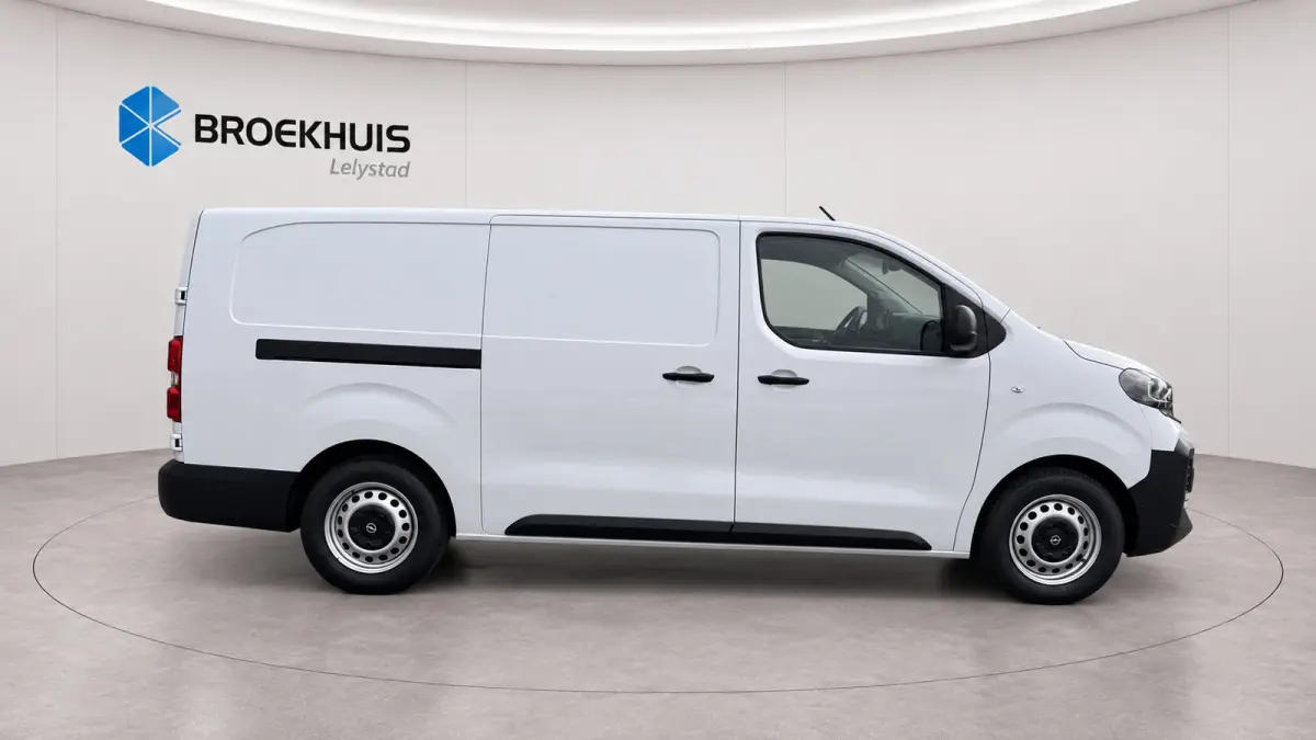 gesloten Bestelwagen Standaard - Electric L3 | Elektrisch bedienbare en verwarmde buitenspiegels | Geïsoleerde comfort scheidingswand met vaste ruit | Houten afwerking laadruimte