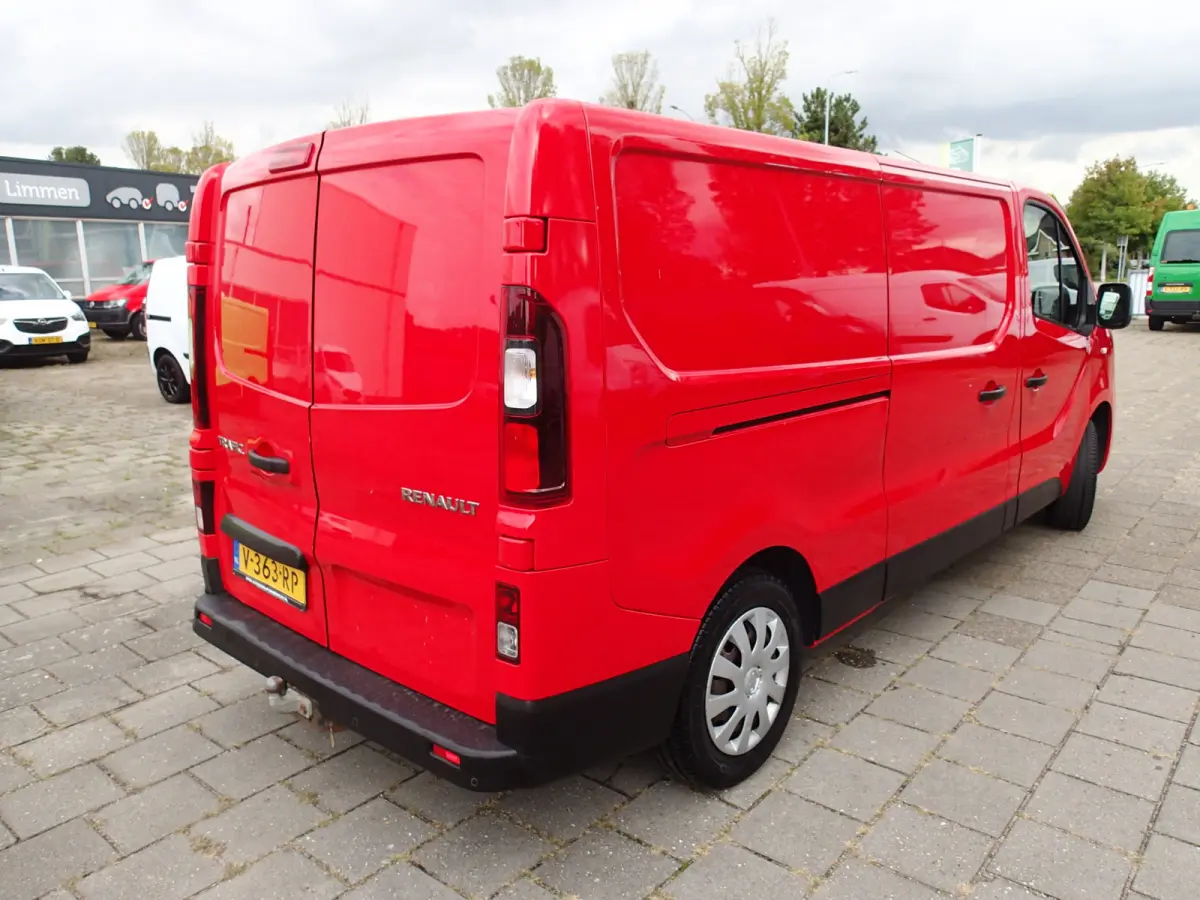 1.6 dCi T29 L2H1 Comfort VOORZIEN VAN AIRCO+CRUISE+TREKHAAK !!!