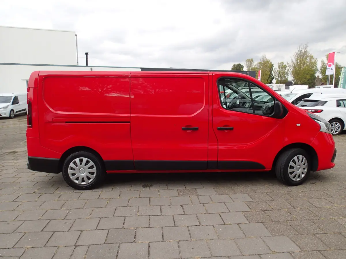 1.6 dCi T29 L2H1 Comfort VOORZIEN VAN AIRCO+CRUISE+TREKHAAK !!!
