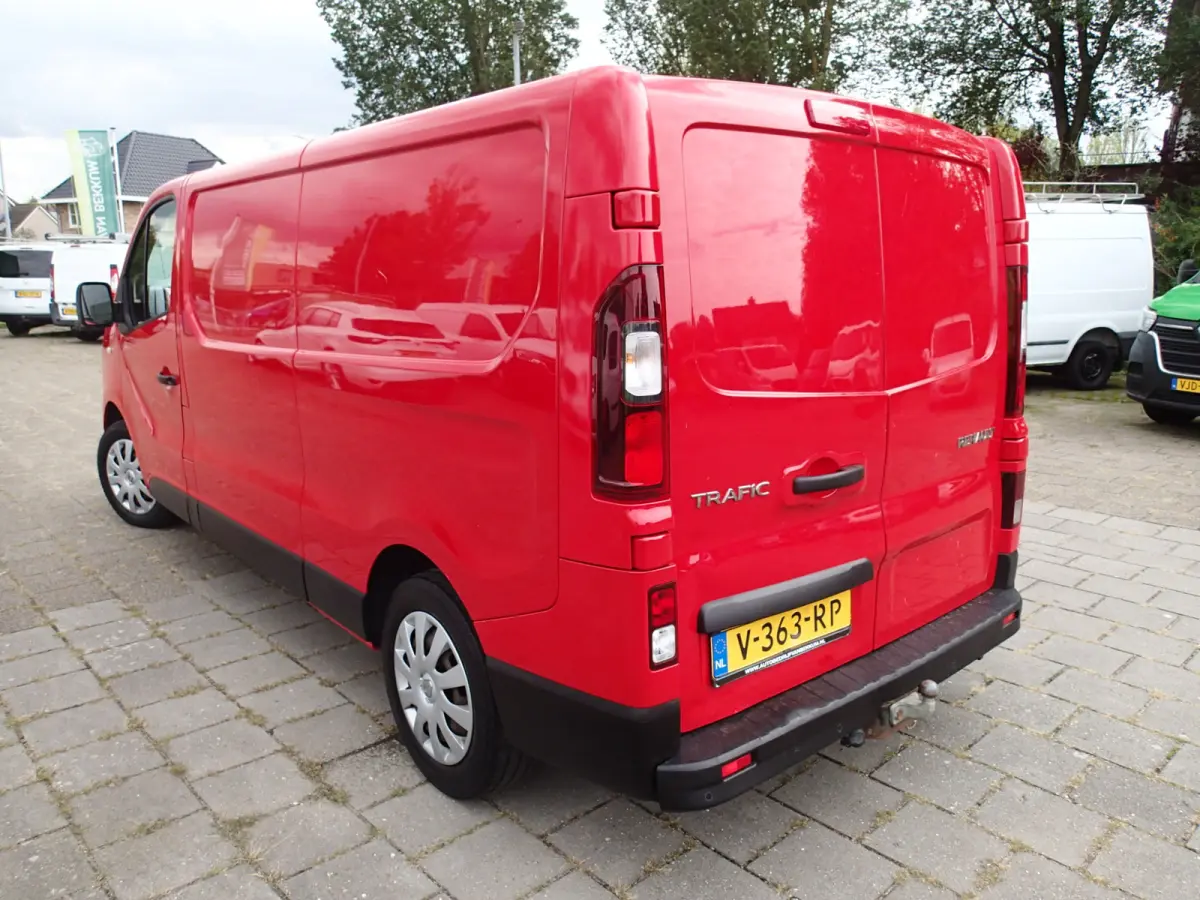 1.6 dCi T29 L2H1 Comfort VOORZIEN VAN AIRCO+CRUISE+TREKHAAK !!!