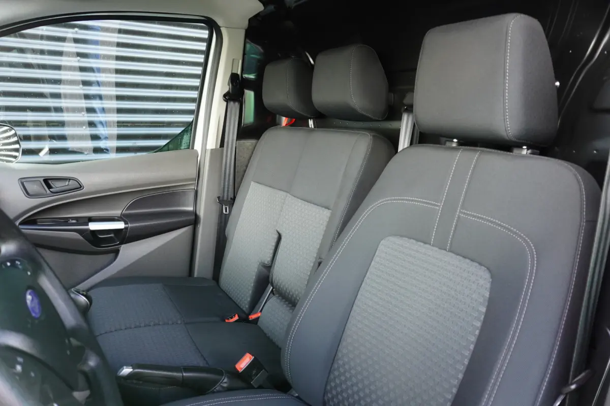 100pk L2 Trend Trekhaak Camera Navigatie 3-Zits Airco Apple Carplay