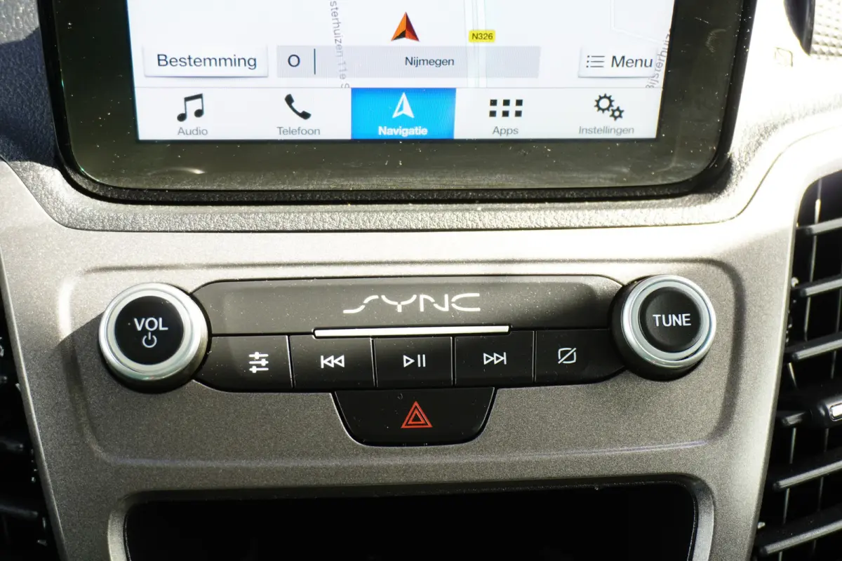 100pk L2 Trend Trekhaak Camera Navigatie 3-Zits Airco Apple Carplay