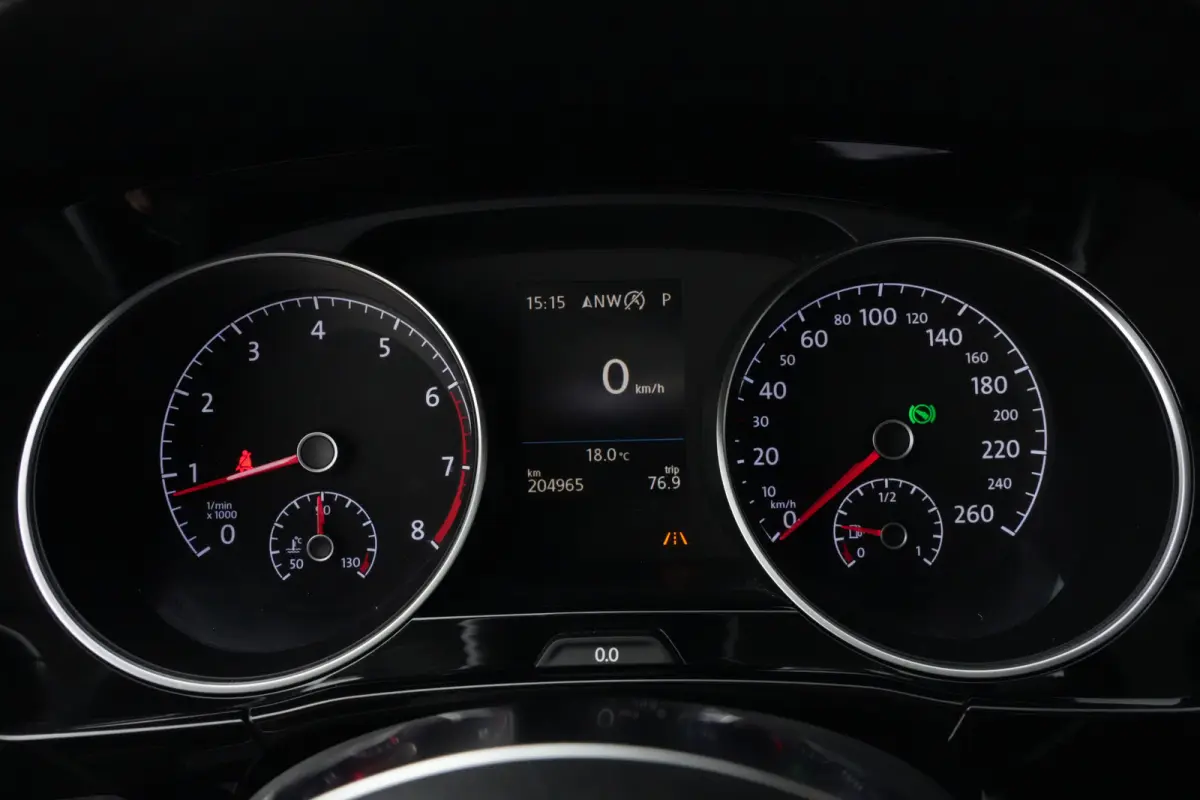 1.8 TSI Highline Business R 7p | 180pk | Pano | ACC | Camera | Volkswagen Touran 1.8 TSI Highline Business R 7P met 1.8 viercilinder benzinemotor en 7-traps DSG automaat, goed voor 179 PK. Z
