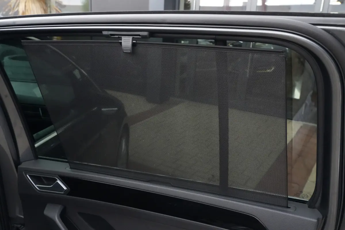 1.8 TSI Highline Business R 7p | 180pk | Pano | ACC | Camera | Volkswagen Touran 1.8 TSI Highline Business R 7P met 1.8 viercilinder benzinemotor en 7-traps DSG automaat, goed voor 179 PK. Z