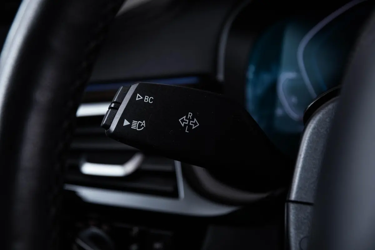 530e Luxury Line - Driving Assistant Professional - Head up - Comfort Access - BMW Laserlight - Getinte Ruiten - High Beam Assistant - Comfortstoelen - Stuurwielrand verwarmd -