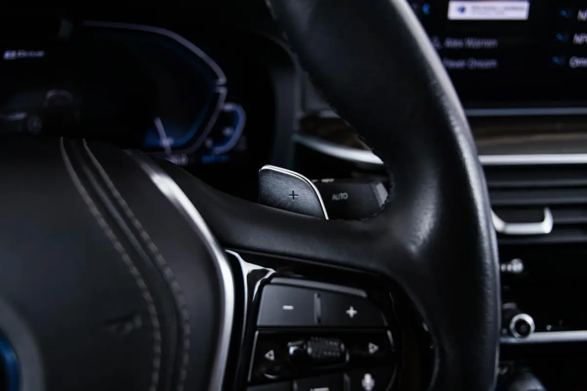 530e Luxury Line - Driving Assistant Professional - Head up - Comfort Access - BMW Laserlight - Getinte Ruiten - High Beam Assistant - Comfortstoelen - Stuurwielrand verwarmd -