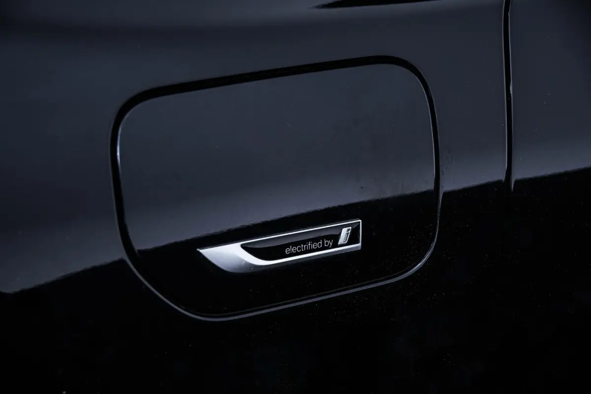 530e Luxury Line - Driving Assistant Professional - Head up - Comfort Access - BMW Laserlight - Getinte Ruiten - High Beam Assistant - Comfortstoelen - Stuurwielrand verwarmd -
