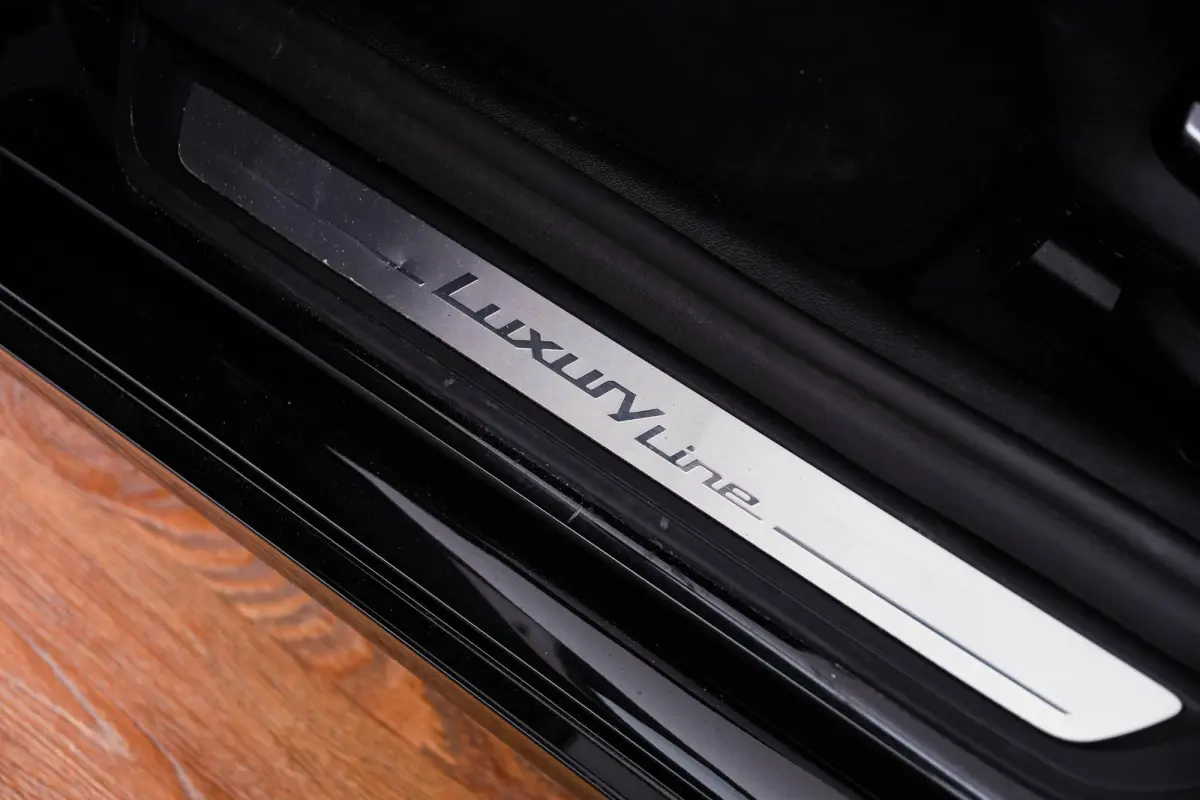 530e Luxury Line - Driving Assistant Professional - Head up - Comfort Access - BMW Laserlight - Getinte Ruiten - High Beam Assistant - Comfortstoelen - Stuurwielrand verwarmd -