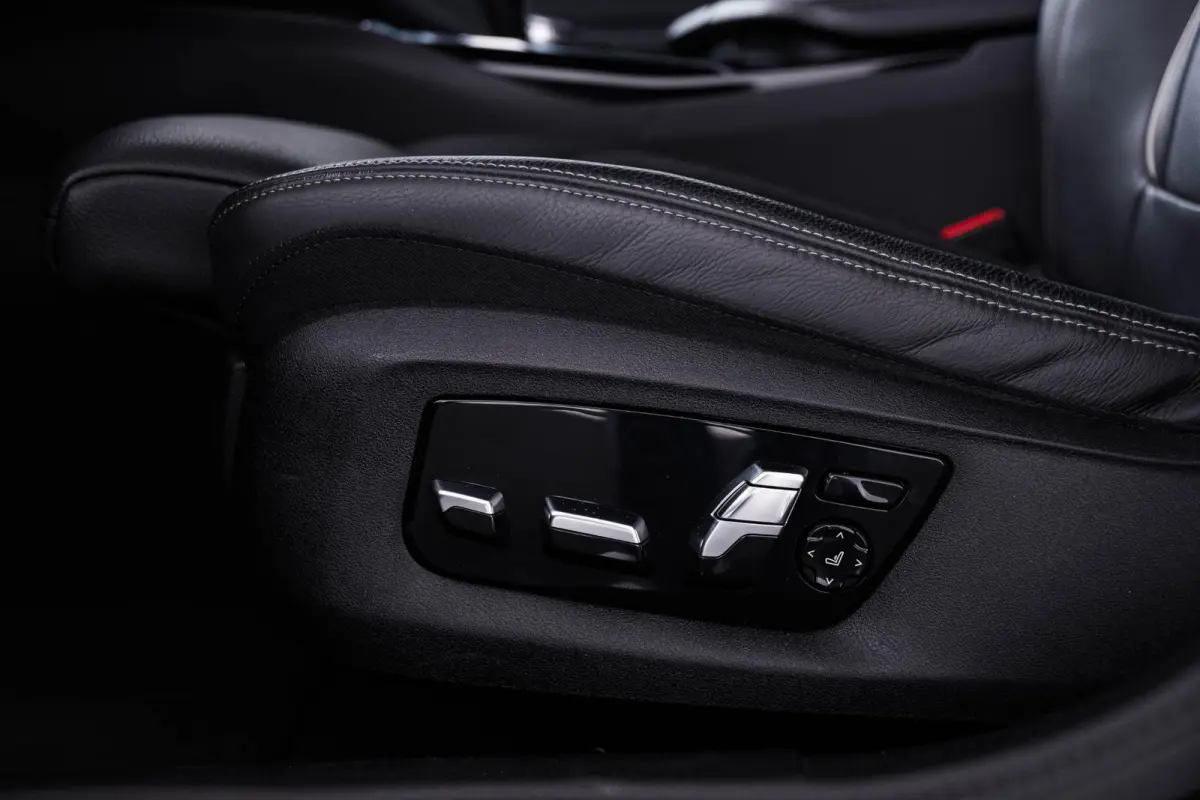 530e Luxury Line - Driving Assistant Professional - Head up - Comfort Access - BMW Laserlight - Getinte Ruiten - High Beam Assistant - Comfortstoelen - Stuurwielrand verwarmd -