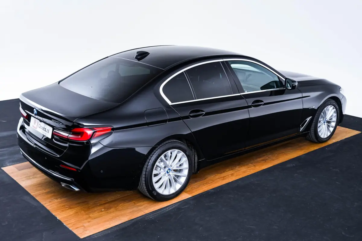 530e Luxury Line - Driving Assistant Professional - Head up - Comfort Access - BMW Laserlight - Getinte Ruiten - High Beam Assistant - Comfortstoelen - Stuurwielrand verwarmd -