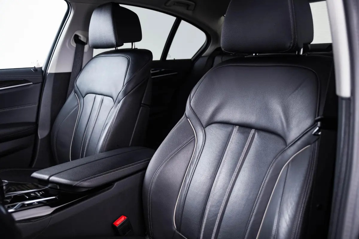 530e Luxury Line - Driving Assistant Professional - Head up - Comfort Access - BMW Laserlight - Getinte Ruiten - High Beam Assistant - Comfortstoelen - Stuurwielrand verwarmd -