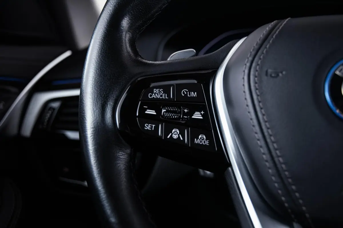 530e Luxury Line - Driving Assistant Professional - Head up - Comfort Access - BMW Laserlight - Getinte Ruiten - High Beam Assistant - Comfortstoelen - Stuurwielrand verwarmd -