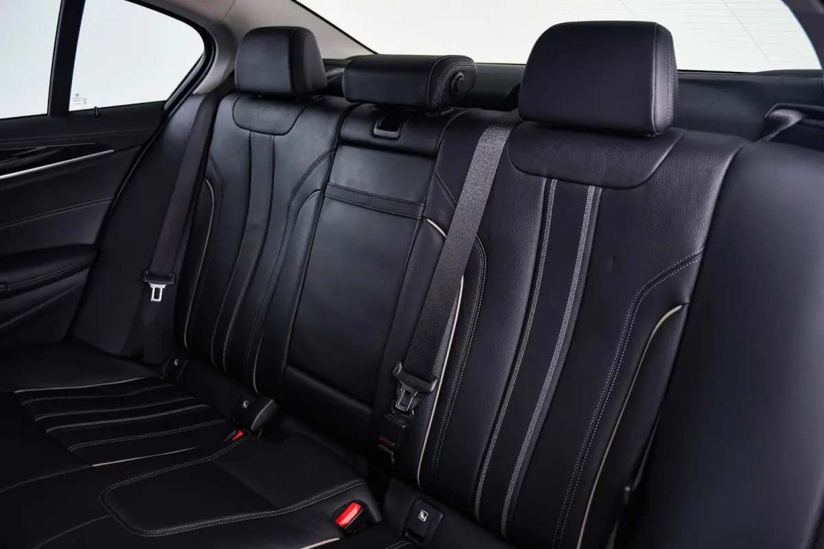 530e Luxury Line - Driving Assistant Professional - Head up - Comfort Access - BMW Laserlight - Getinte Ruiten - High Beam Assistant - Comfortstoelen - Stuurwielrand verwarmd -